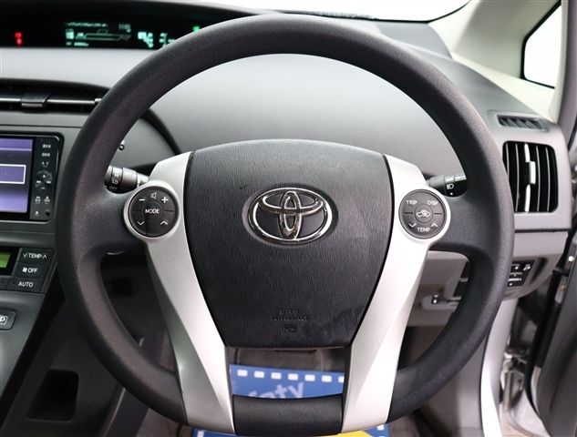 TOYOTA PRIUS 2011