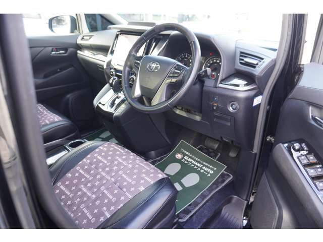 TOYOTA VELLFIRE 2017