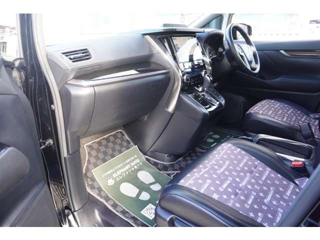 TOYOTA VELLFIRE 2017