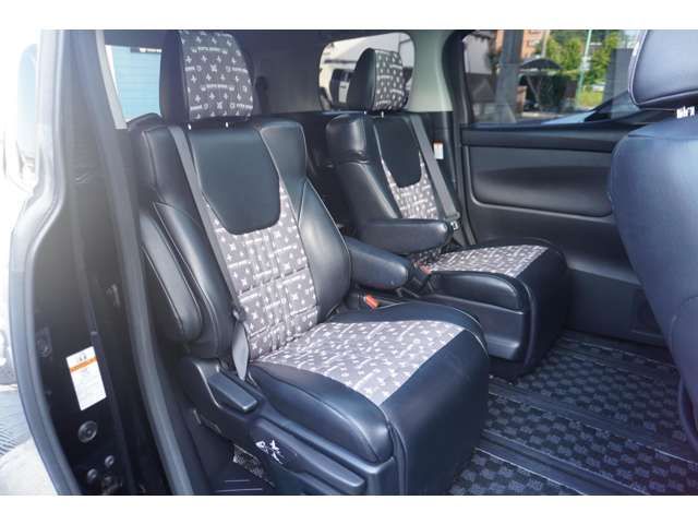 TOYOTA VELLFIRE 2017