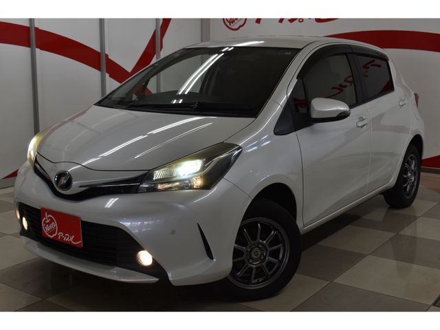 TOYOTA VITZ  4WD 2015