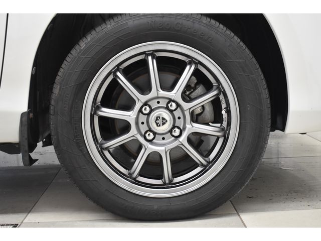 TOYOTA VITZ  4WD 2015