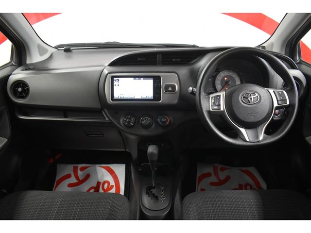 TOYOTA VITZ  4WD 2015