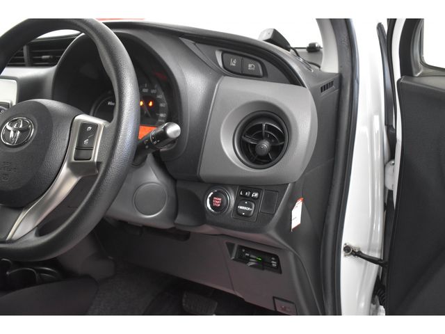 TOYOTA VITZ  4WD 2015