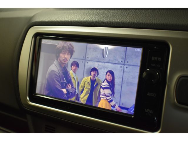 TOYOTA VITZ  4WD 2015