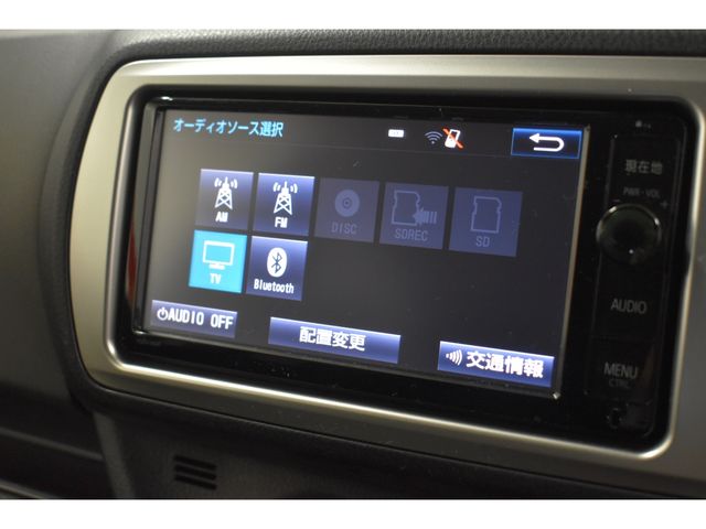 TOYOTA VITZ  4WD 2015