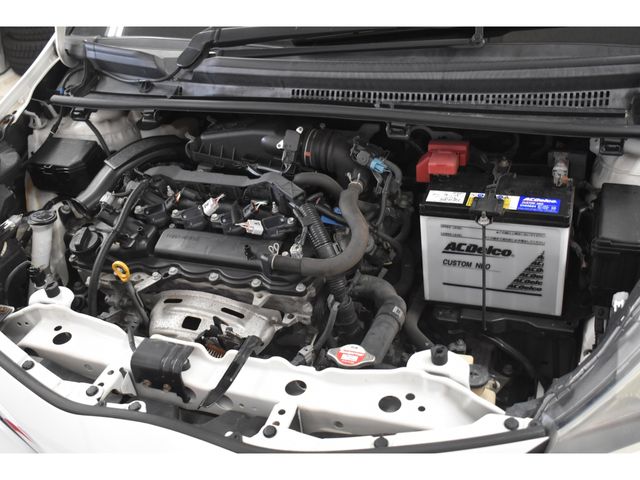 TOYOTA VITZ  4WD 2015