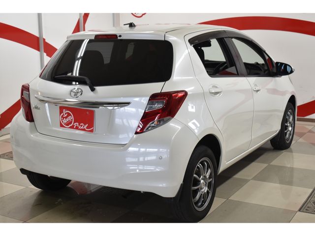 TOYOTA VITZ  4WD 2015