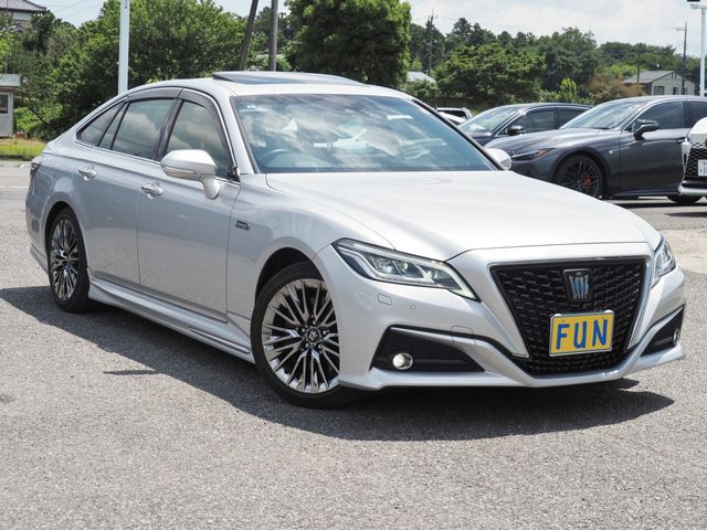 TOYOTA CROWN sedan hybrid 2021