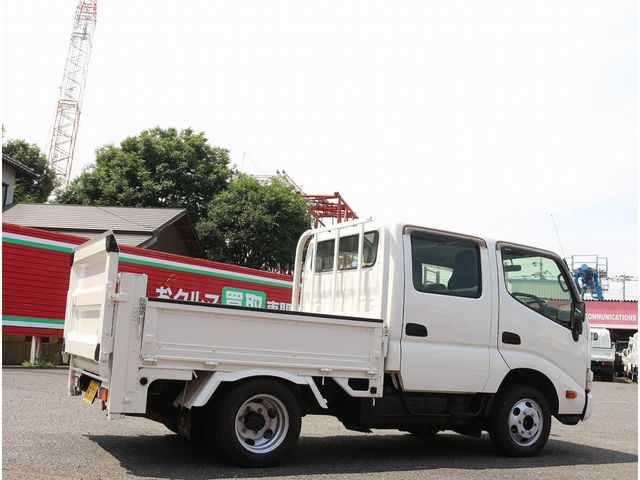 TOYOTA DYNA 2019