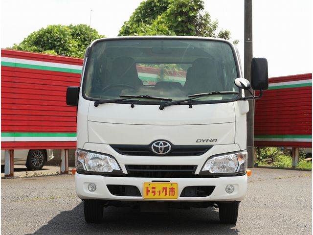 TOYOTA DYNA 2019