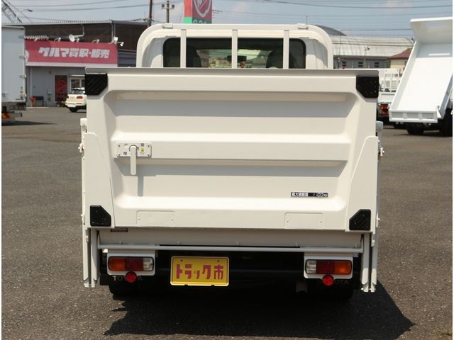 TOYOTA DYNA 2019