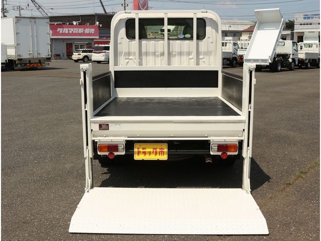 TOYOTA DYNA 2019