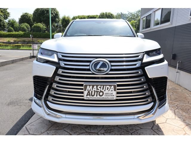 TOYOTA LEXUS LX600 2023