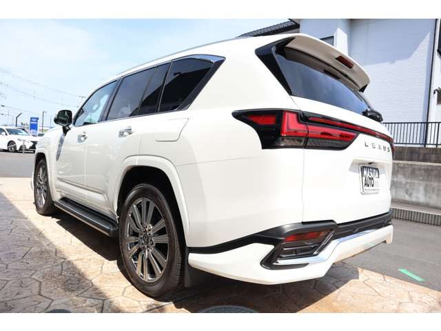 TOYOTA LEXUS LX600 2023