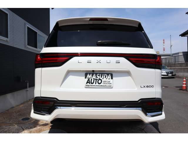 TOYOTA LEXUS LX600 2023