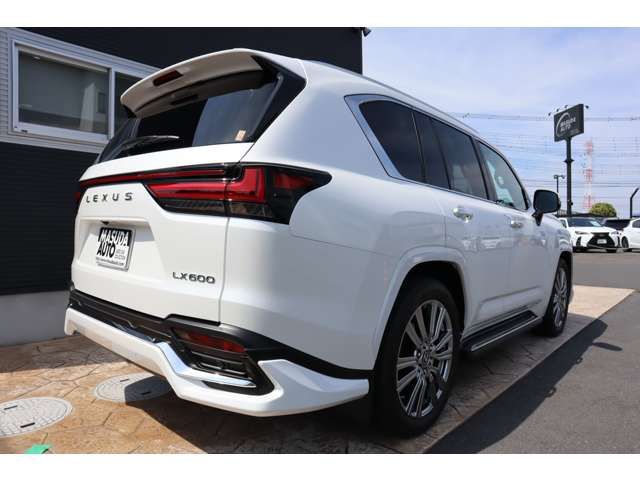 TOYOTA LEXUS LX600 2023