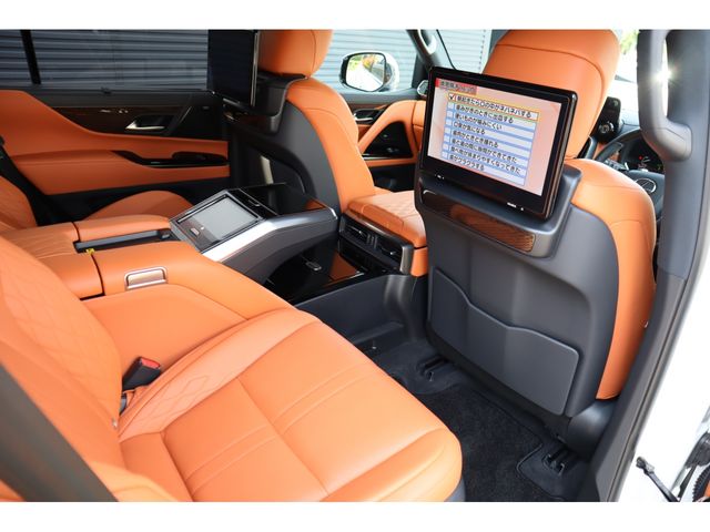 TOYOTA LEXUS LX600 2023