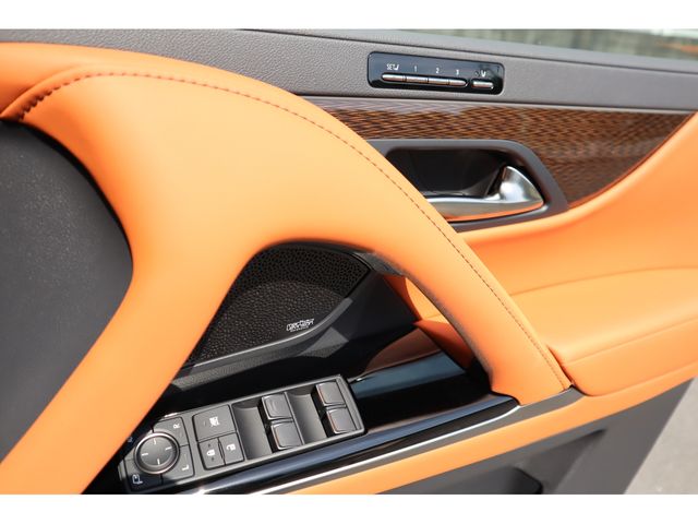 TOYOTA LEXUS LX600 2023