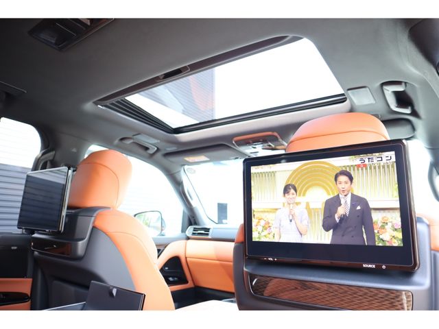 TOYOTA LEXUS LX600 2023