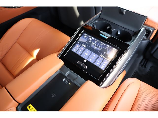 TOYOTA LEXUS LX600 2023