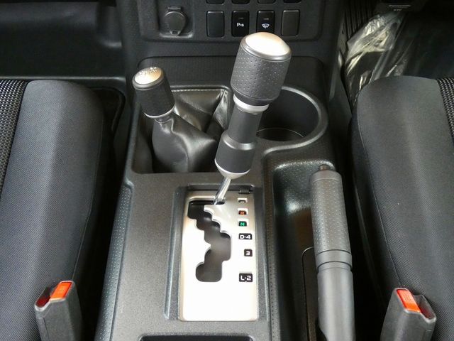 TOYOTA FJ CRUISER 4WD 2012