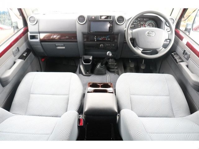 TOYOTA LANDCRUISER van 2015