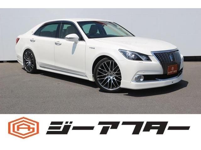 TOYOTA CROWN MAJESTA HYBRID 2014