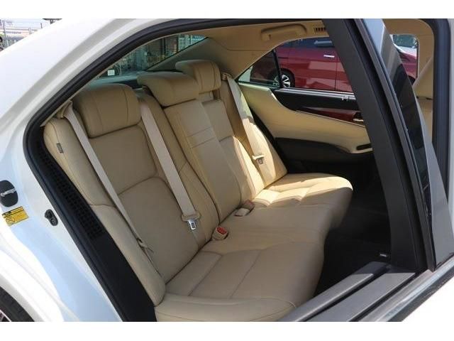 TOYOTA CROWN MAJESTA HYBRID 2014