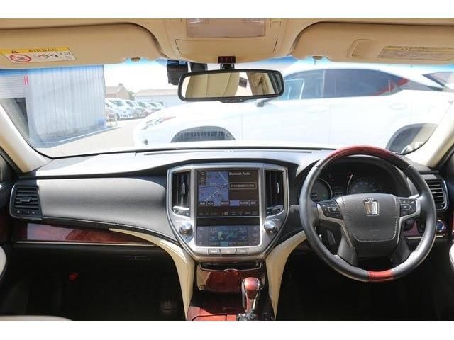 TOYOTA CROWN MAJESTA HYBRID 2014