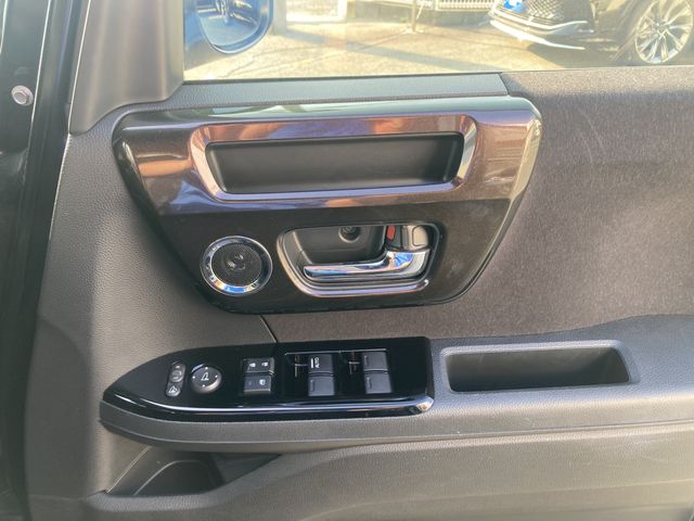 HONDA N BOX CUSTOM 2021