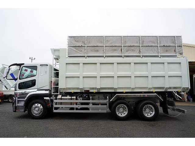 MITSUBISHI FUSOU SUPER GREAT 2025