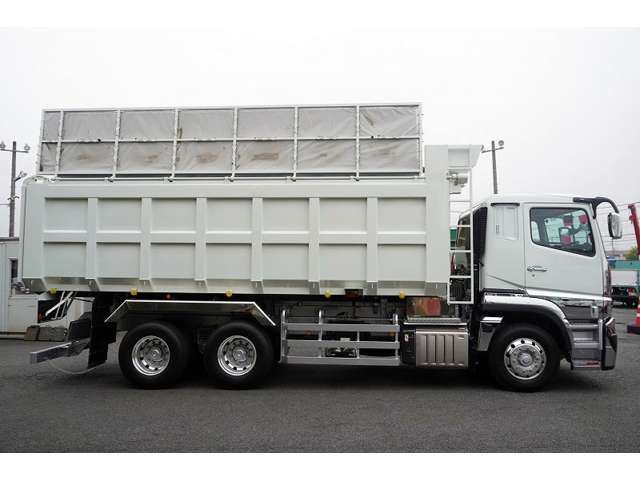 MITSUBISHI FUSOU SUPER GREAT 2025