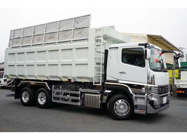 MITSUBISHI FUSOU SUPER GREAT 2025