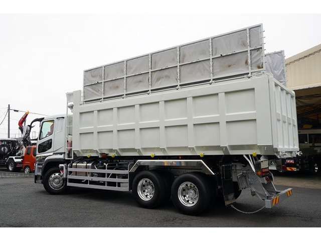 MITSUBISHI FUSOU SUPER GREAT 2025