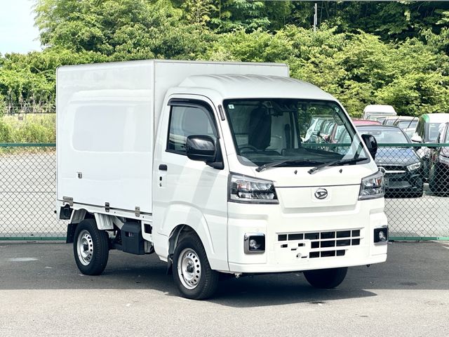 DAIHATSU HIJET truck 2024