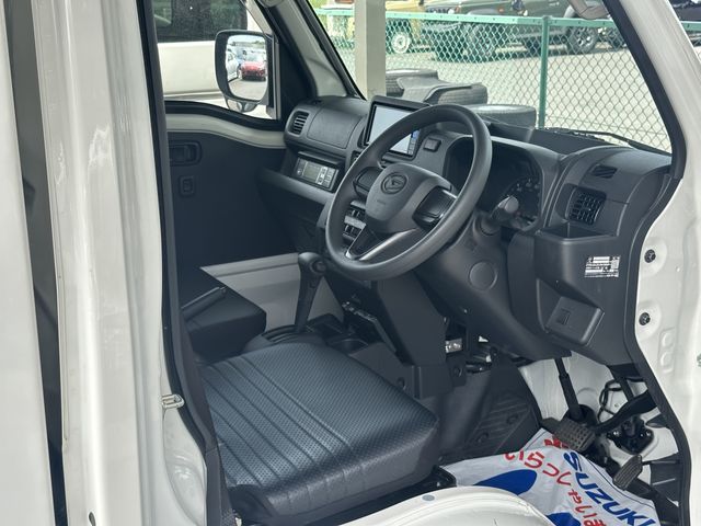 DAIHATSU HIJET truck 2024