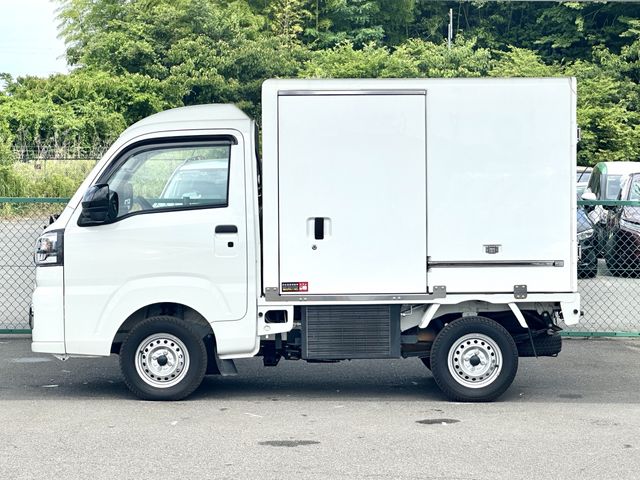DAIHATSU HIJET truck 2024