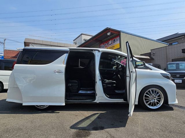 TOYOTA ALPHARD 2017