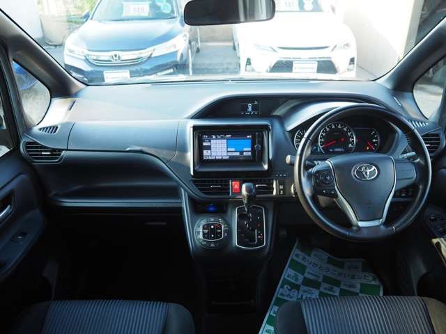 TOYOTA VOXY 2014