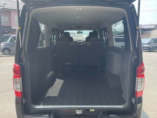 NISSAN NV350 CARAVAN 4WD 2013