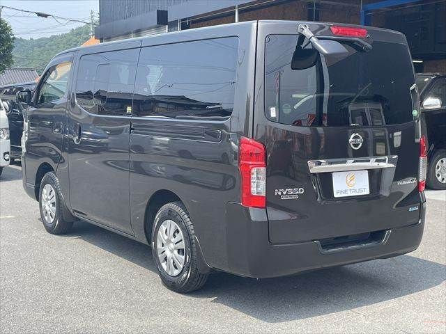 NISSAN NV350 CARAVAN 4WD 2013