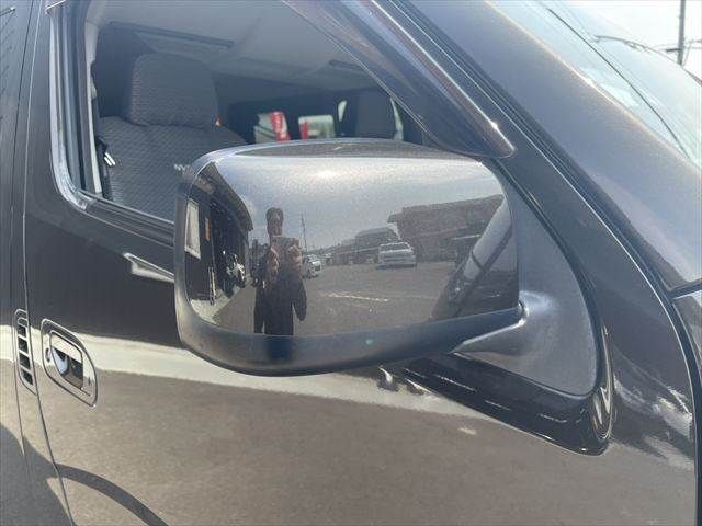 NISSAN NV350 CARAVAN 4WD 2013