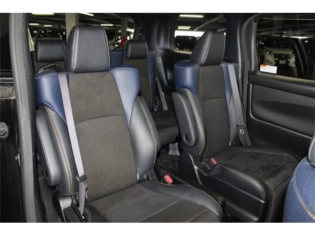 TOYOTA VELLFIRE 2017