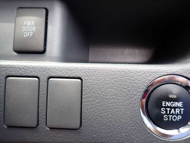 TOYOTA VOXY 4WD 2010