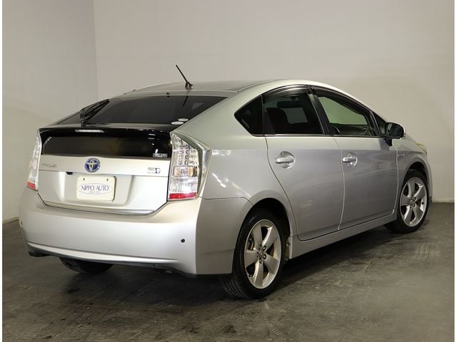 TOYOTA PRIUS 2010