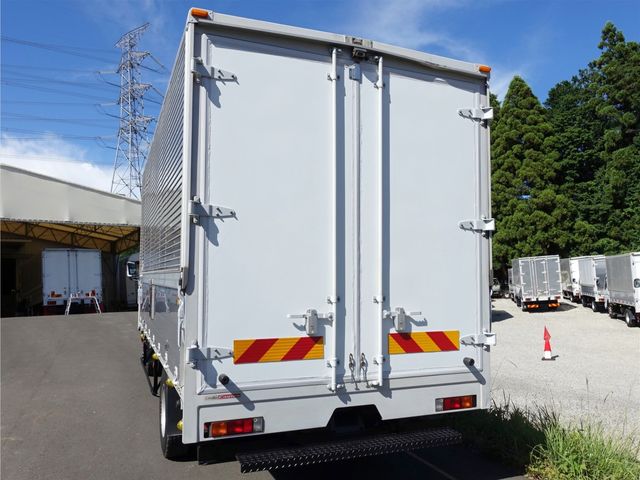 MITSUBISHI CANTER 2015