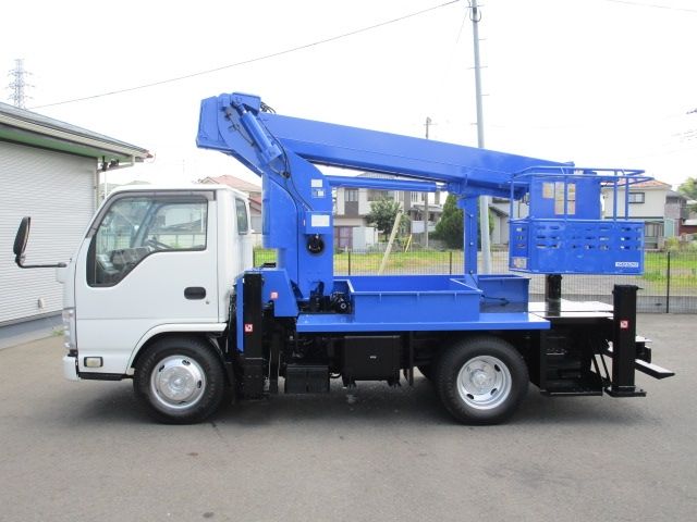 ISUZU ELF 2012
