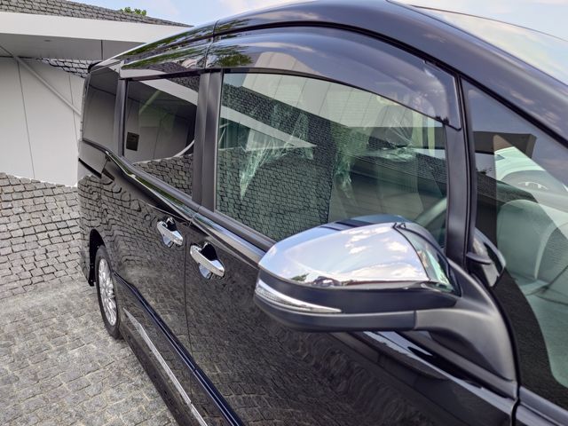 TOYOTA VOXY HYBRID 2020