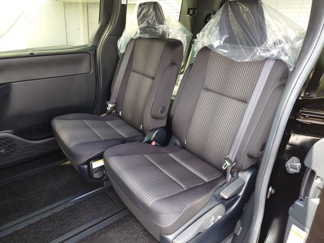 TOYOTA VOXY HYBRID 2020